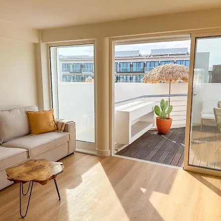 Daire Sunny House With Pools And Private