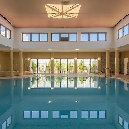 Sunny House With Pools And Private Daire