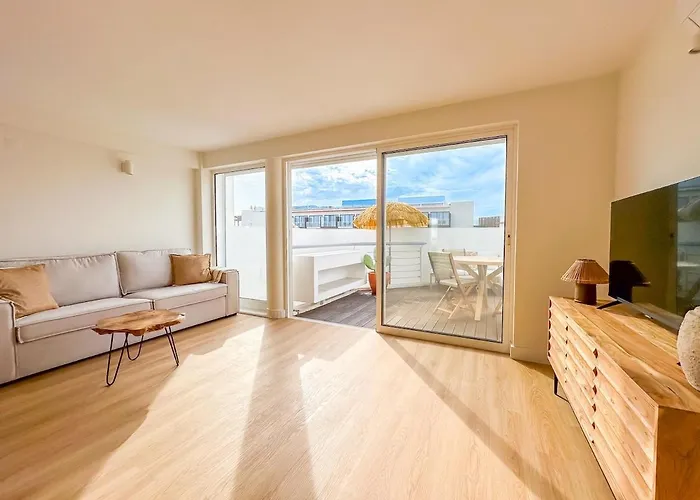 Sunny House With Pools And Private