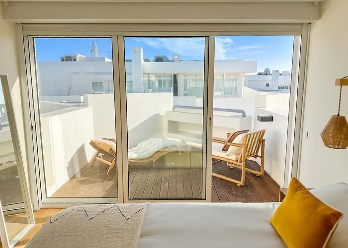 아파트 Sunny House With Pools And Private 타비라