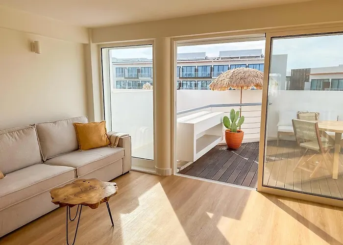 아파트 Sunny House With Pools And Private