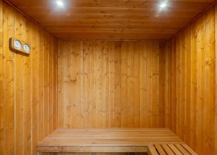 Sunny House With Pools And Private * 타비라