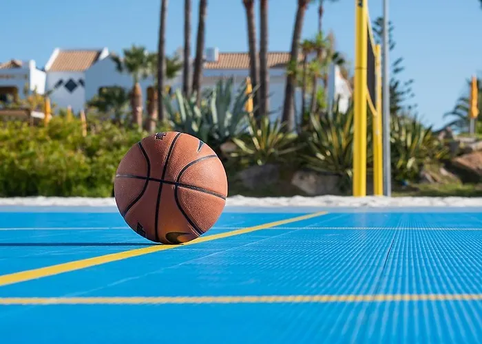 Sunny House With Pools And Private 아파트