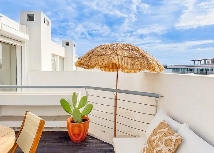 Sunny House With Pools And Private * 타비라