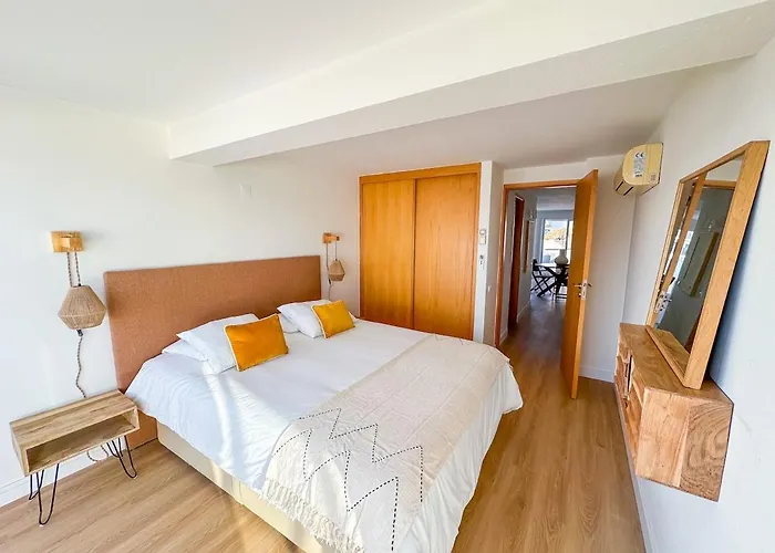 Sunny House With Pools And Private 아파트