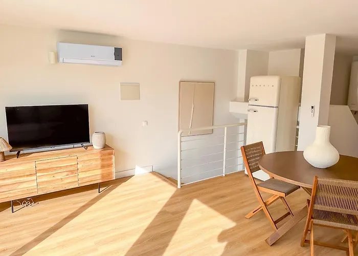 Sunny House With Pools And Private