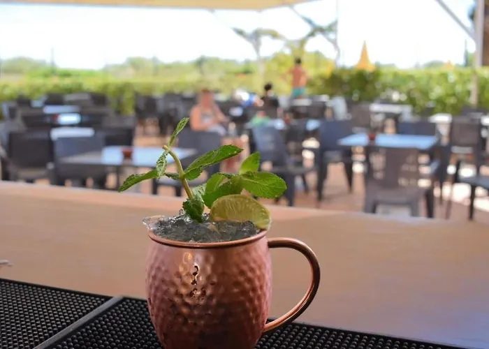 아파트 Sunny House With Pools And Private