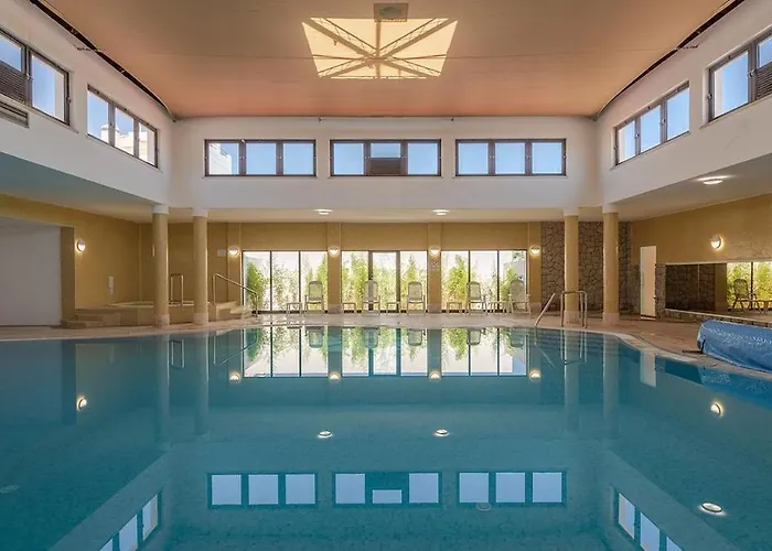 Sunny House With Pools And Private 아파트