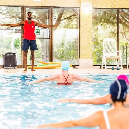 Sunny House With Pools And Private Appartement