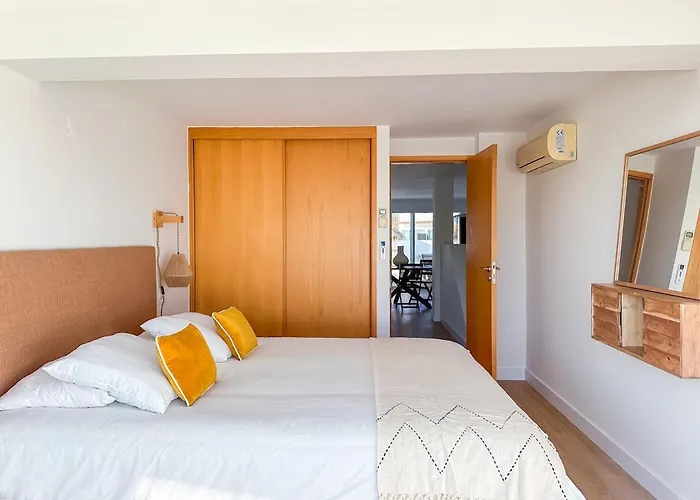 Sunny House With Pools And Private Apartman