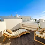 Sunny House With Pools And Private